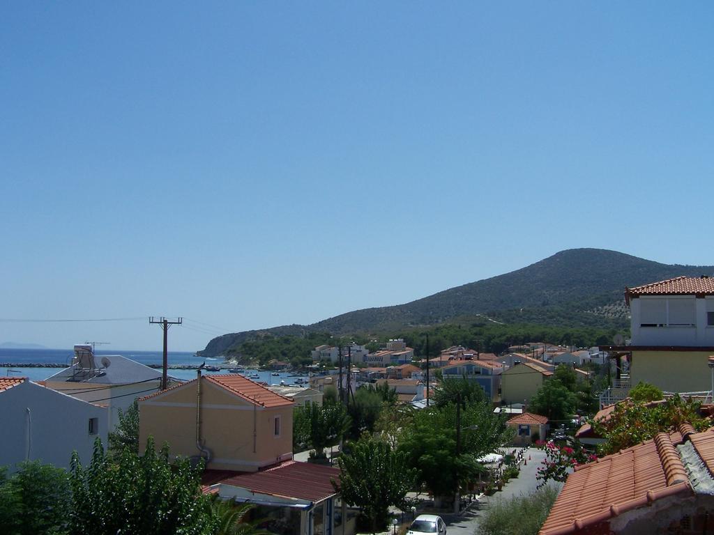 Karin & Nikos Hotel Ireo  Bagian luar foto