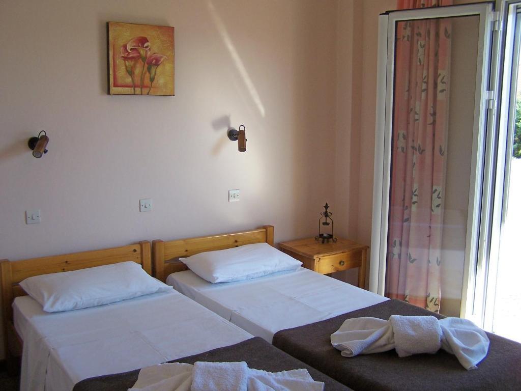 Karin & Nikos Hotel Ireo  Bagian luar foto