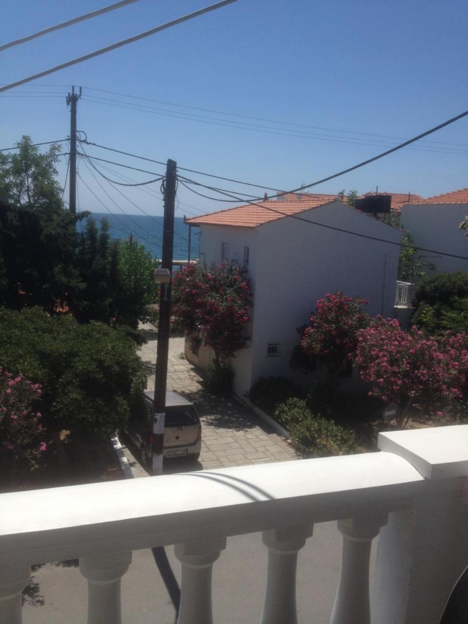 Karin & Nikos Hotel Ireo  Bagian luar foto